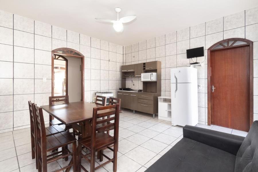 Residencial Ipe Amarelo Appartamento Bombinhas Esterno foto