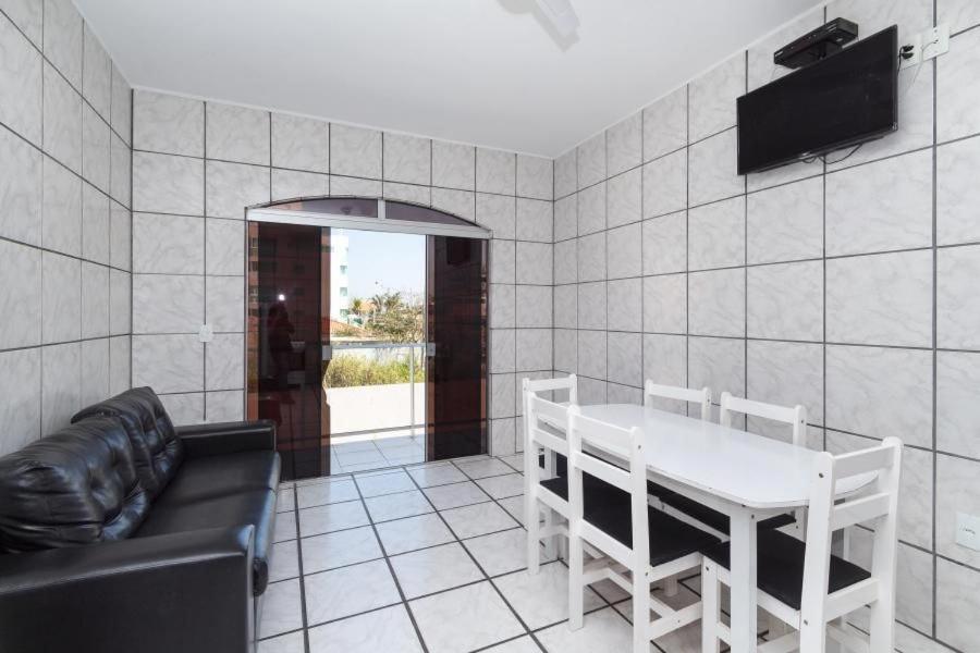 Residencial Ipe Amarelo Appartamento Bombinhas Esterno foto
